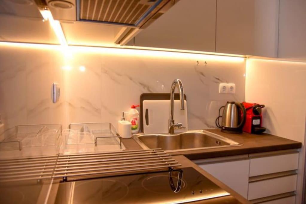 Ferienwohnung Ομορφο Διαμερισμα Athen Exterior foto